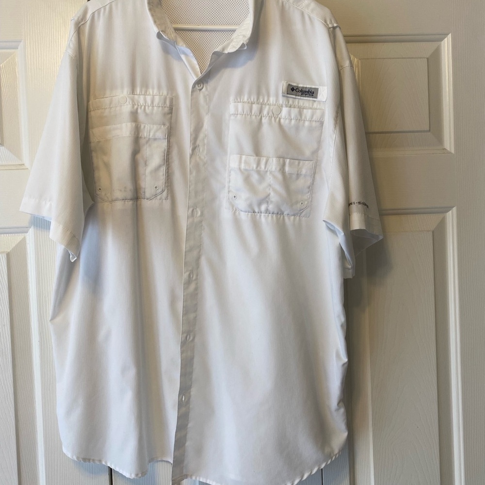 Columbia Men’s Short-Sleeve Button-Down Shirt in White